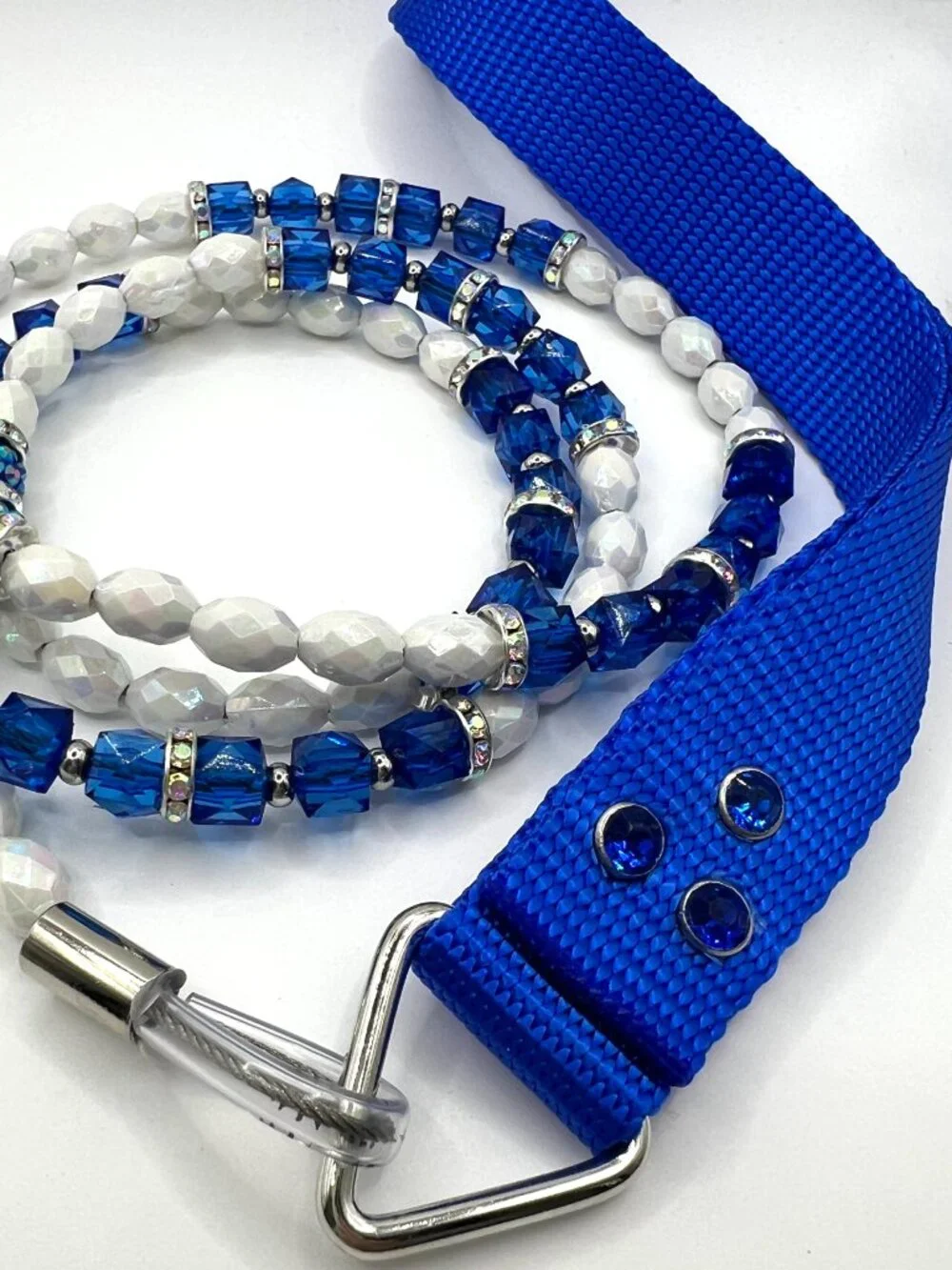 Bougie Beaded Dog Leash - Blue & White - Sparkly - Handmade - Picture 6 of 8